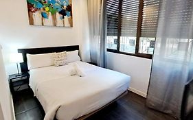 Ayz Ulises - Auto Check-In Property